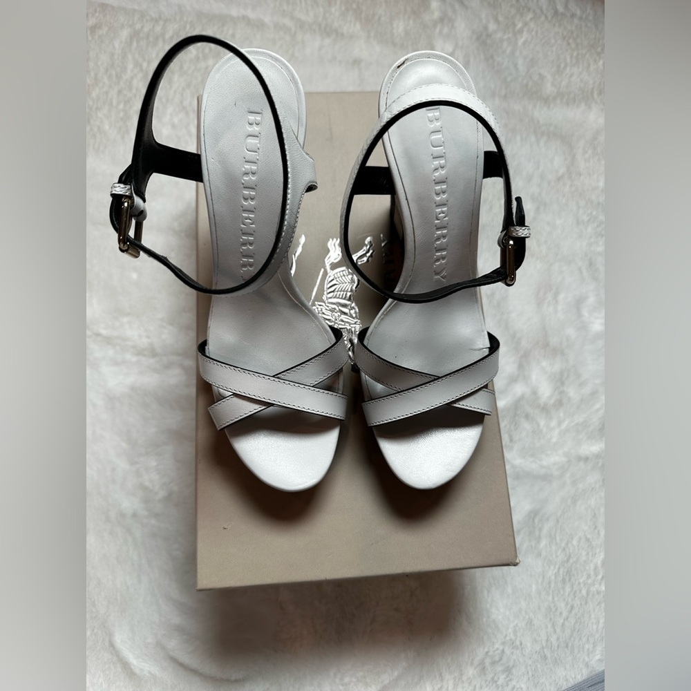 Burberry Monochrome Strappy Heels brand new - Picture 1 of 11